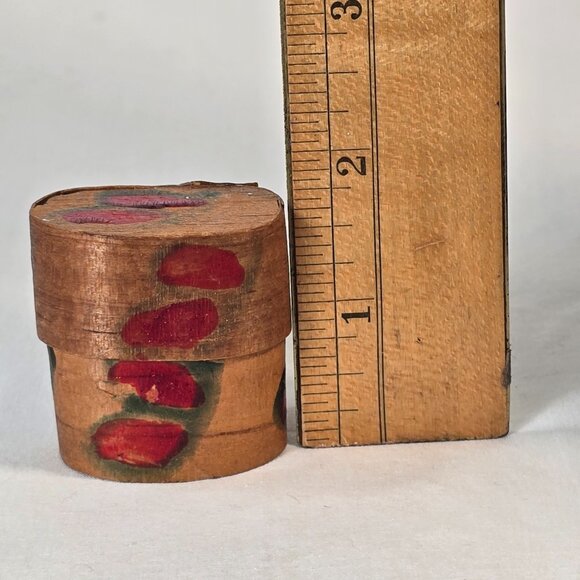 Vintage Guatemalan Worry Dolls Set Handcrafted Folk Art & Painted Box Miniature - Picture 13 of 14